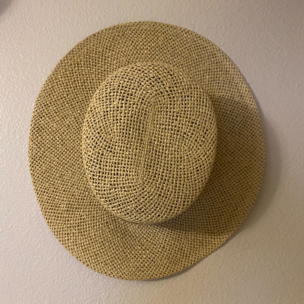 Brixton Dara hat